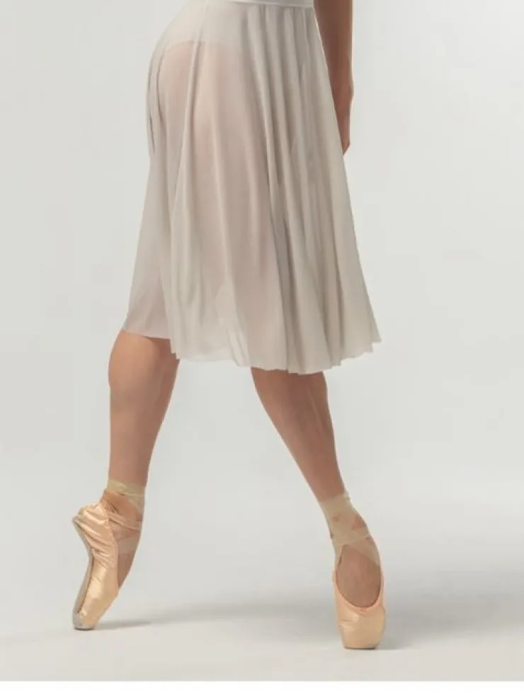 Dame Dansebutikken Beigefarvet langt pull on mesh skørt fra Mara Dancewear