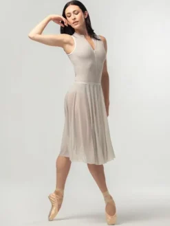 Dame Dansebutikken Beigefarvet langt pull on mesh skørt fra Mara Dancewear