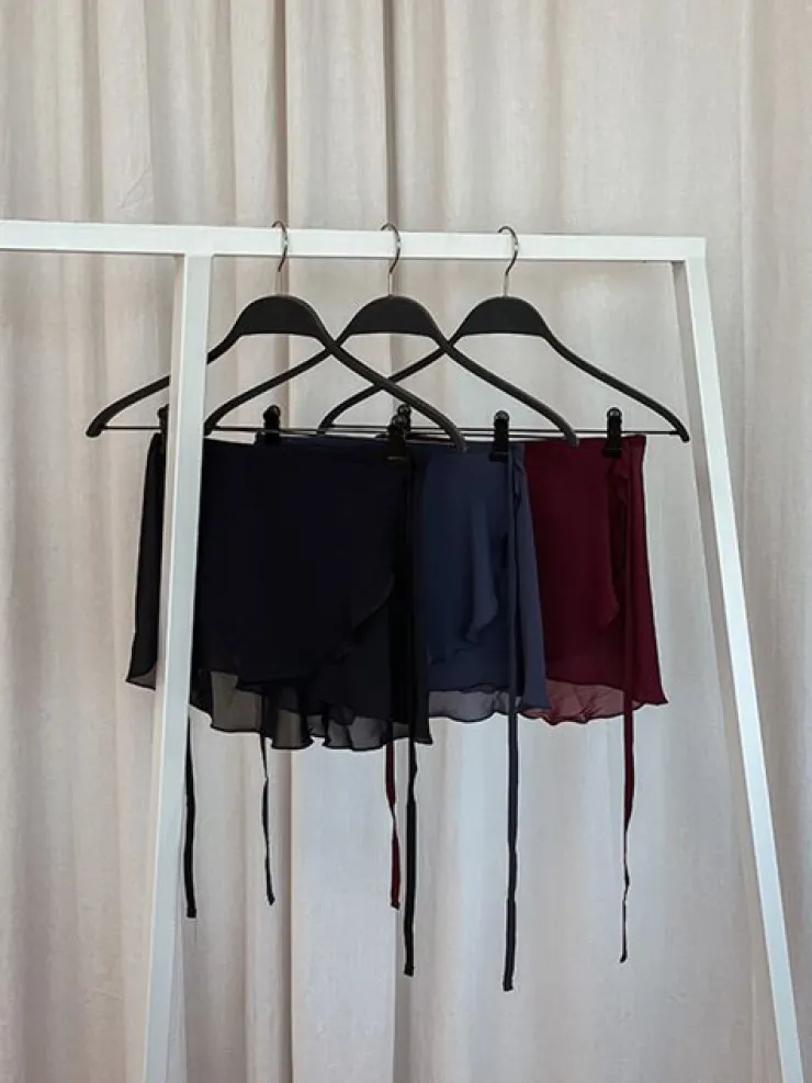 Dame Dansebutikken Bordeaux wrap georgette skirt fra Bloch