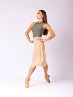 Dame Dansebutikken Creme farvet langt pull on mesh skørt fra Mara Dancewear
