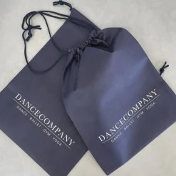 Dansebutikken Dancecompany mørkeblå skopose med logo