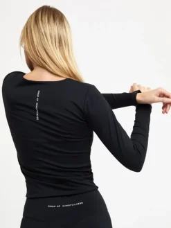 Dame Dansebutikken Drop of Mindfulness Carmen langærmet bluse i mat sort