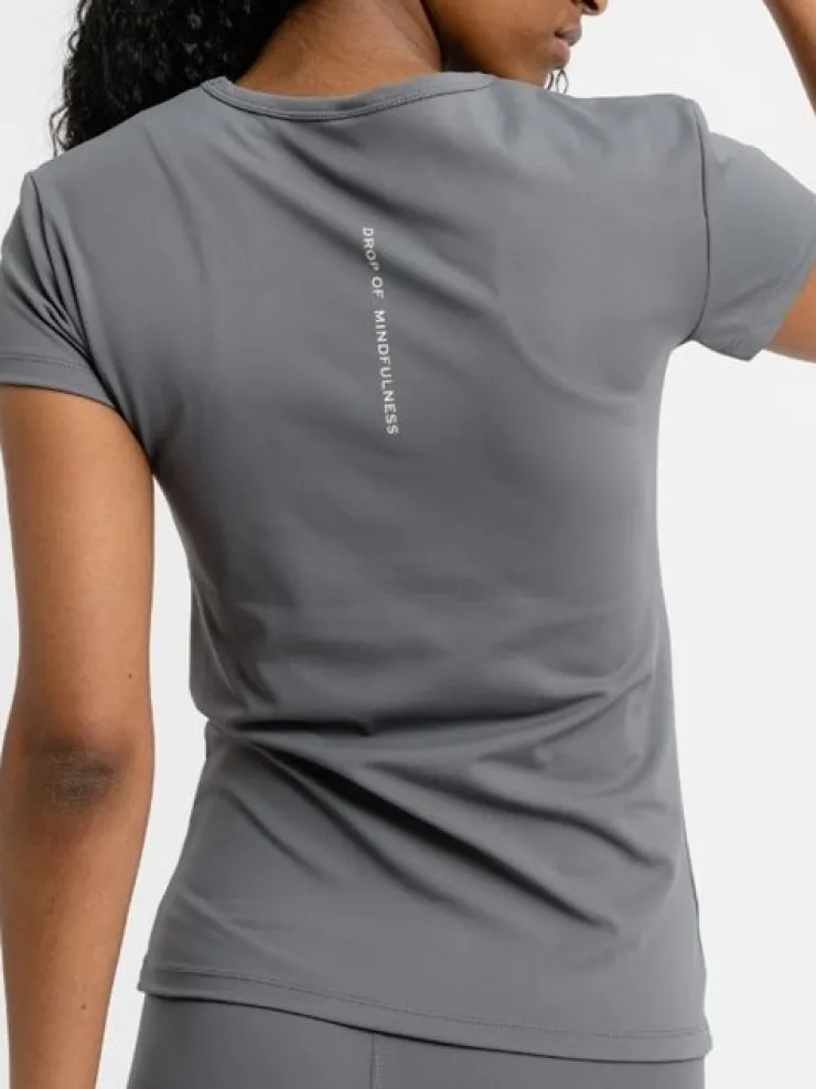 Dame Dansebutikken Drop of Mindfulness Juni t-shirt i mat grå