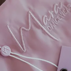 Dame Dansebutikken Grå pull on velour skørt fra Mara Dancewear