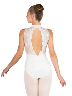 Dame Dansebutikken Hvid dragt m. blonde og høj hals fra Ballet Rosa