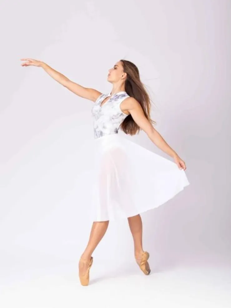 Dame Dansebutikken Hvidt langt pull on mesh skørt fra Mara Dancewear