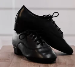 Dame Dansebutikken International contra dansesko i sort skind