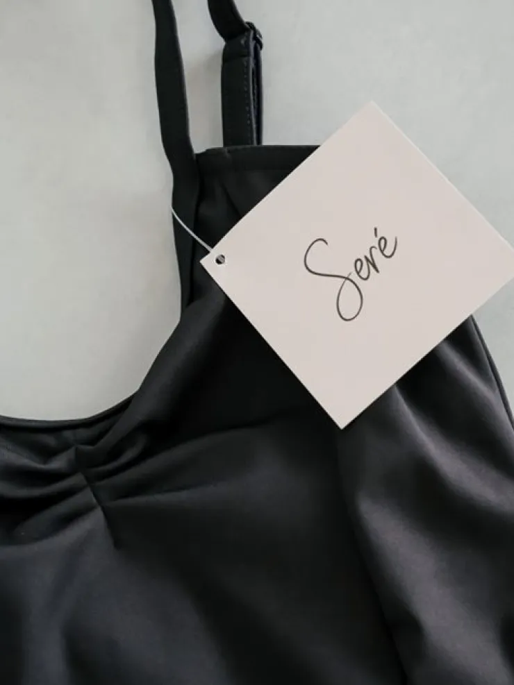 Dame Dansebutikken Seré sort dragt m. rynkedetaljer og justerbare stropper