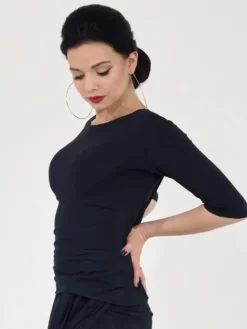 Dame Dansebutikken Sort bluse med bådhals og 3/4 lange ærmer