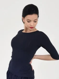 Dame Dansebutikken Sort bluse med bådhals og 3/4 lange ærmer