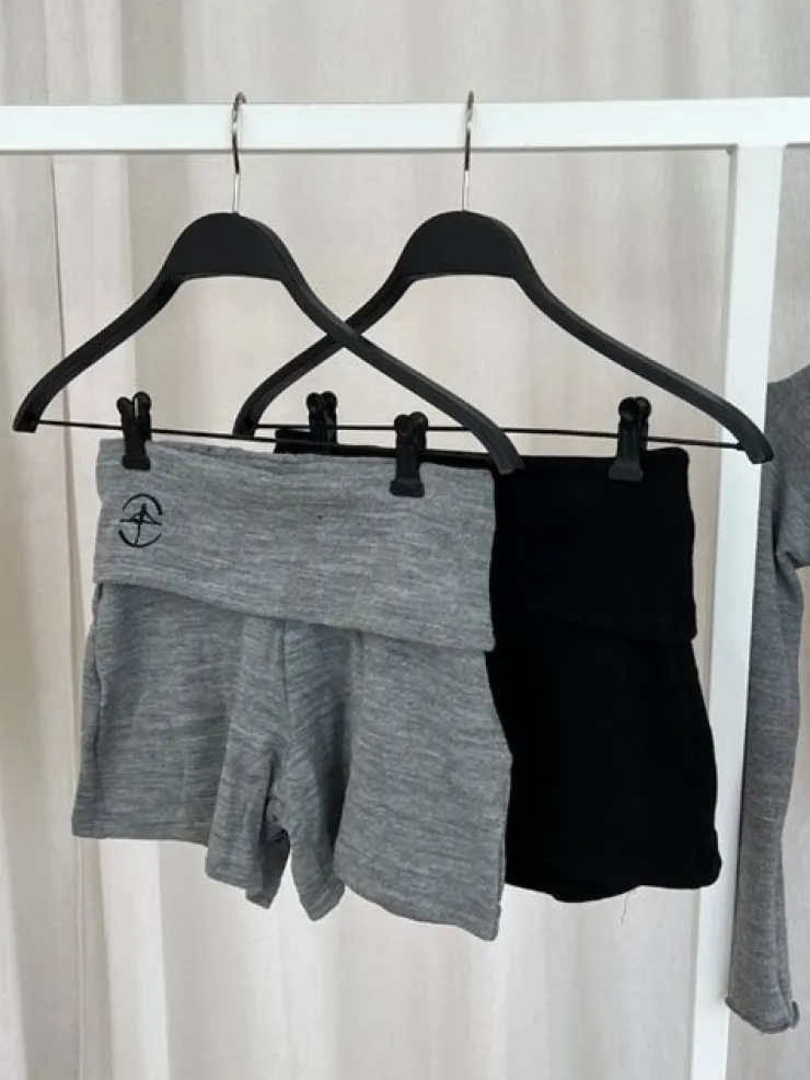 Dame Dansebutikken Sorte strik shorts til teen og damer Wear Moi