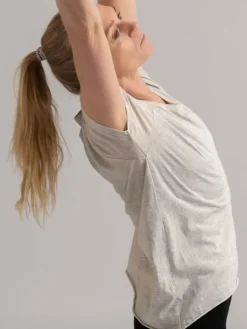 Dame Dansebutikken Yogamii off white blød t-shirt til træning